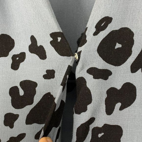 Womens Sam & Lavi Blouse Size M Surplice Long Sleeve Gray Print 3190 USA - Picture 5 of 10